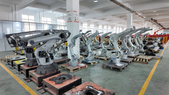 6 Axis Robot Arm Automatic Fiber 3D Laser Cutting Machine For Stainless Steel Lampshade Automobile Sheet Metal