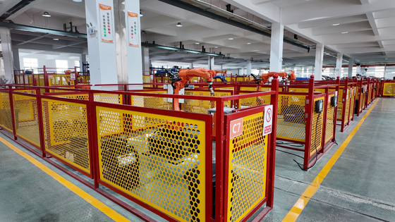 6 Axis Robot Arm Automatic Fiber 3D Laser Cutting Machine For Stainless Steel Lampshade Automobile Sheet Metal